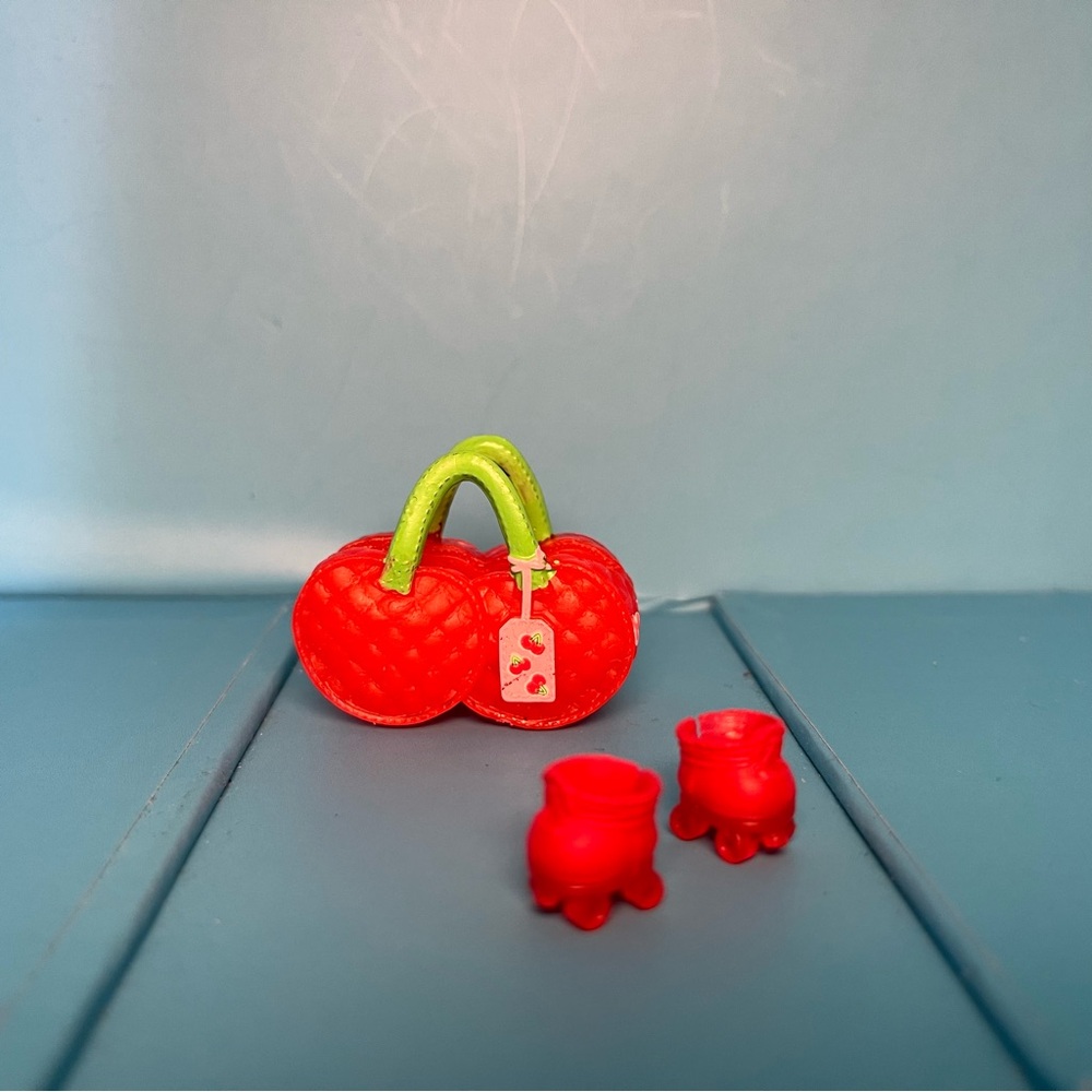 LOL Mini Sweets - Cherry Skates (Haribo) - Picture 4 of 4